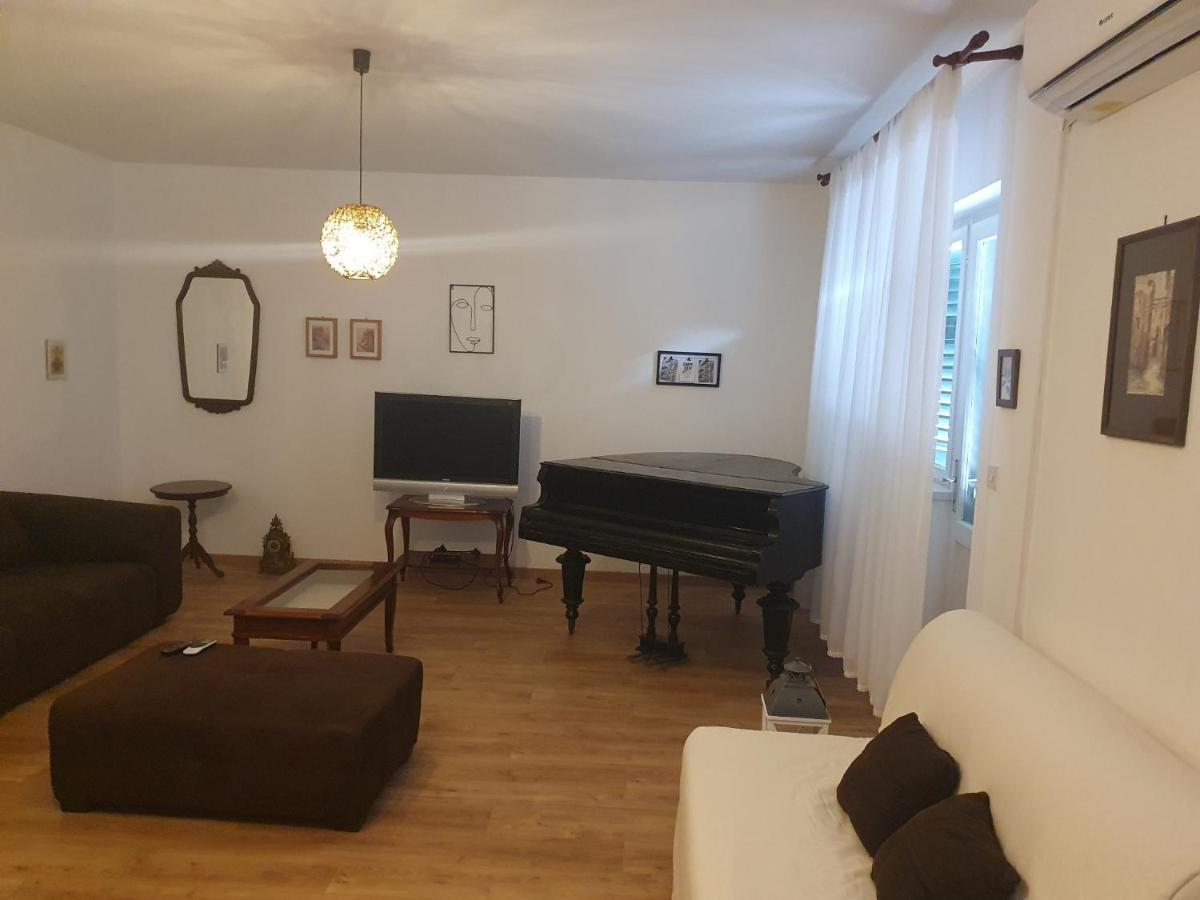 Apartment Lana Trogir Luaran gambar